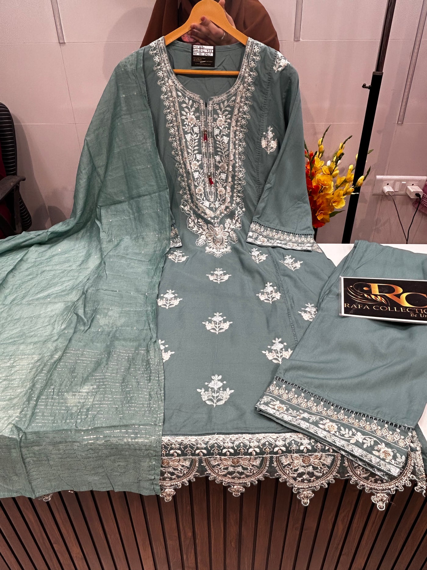 Pakistani Suit 924