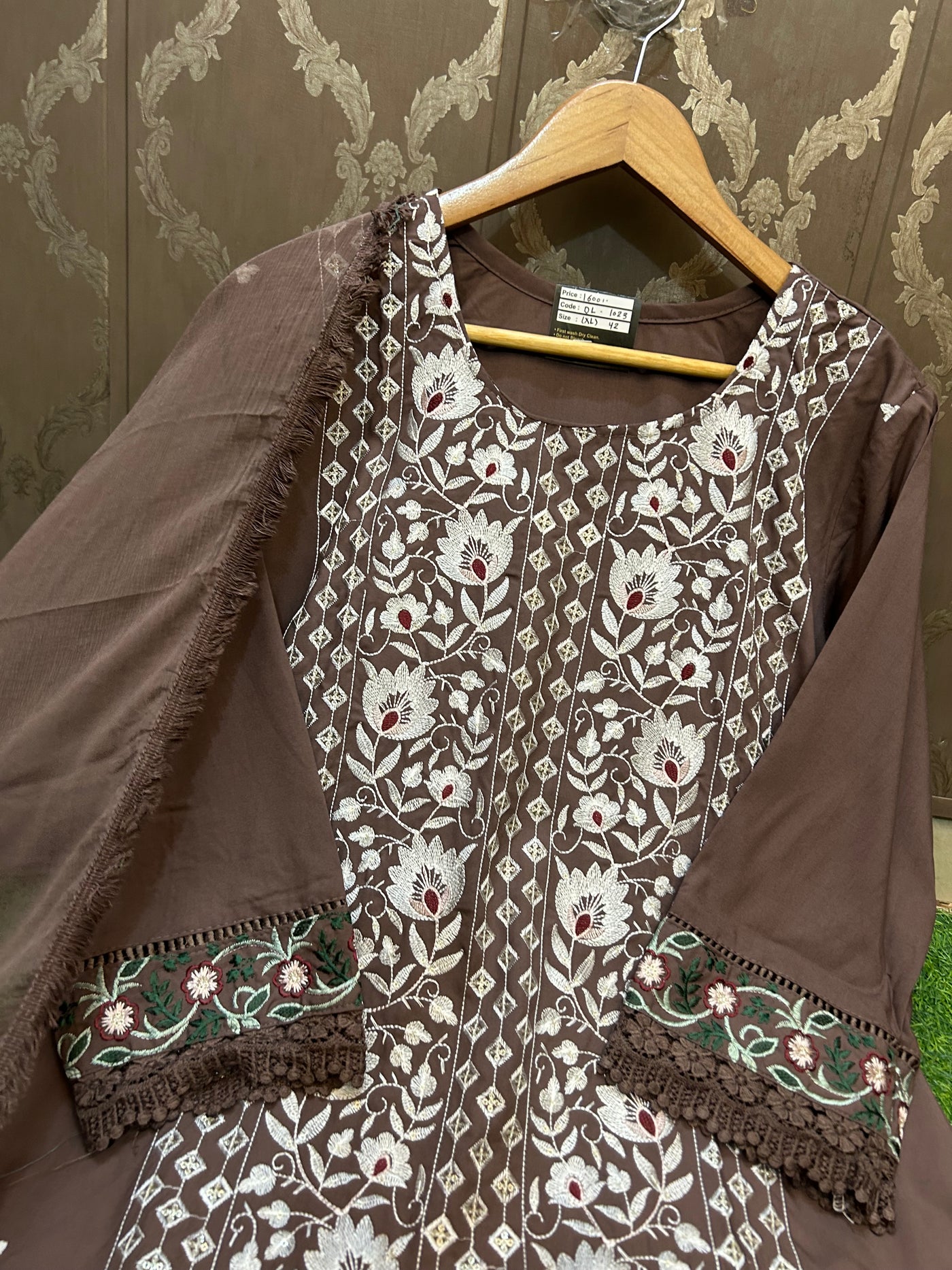 Pakistani Suit 1023