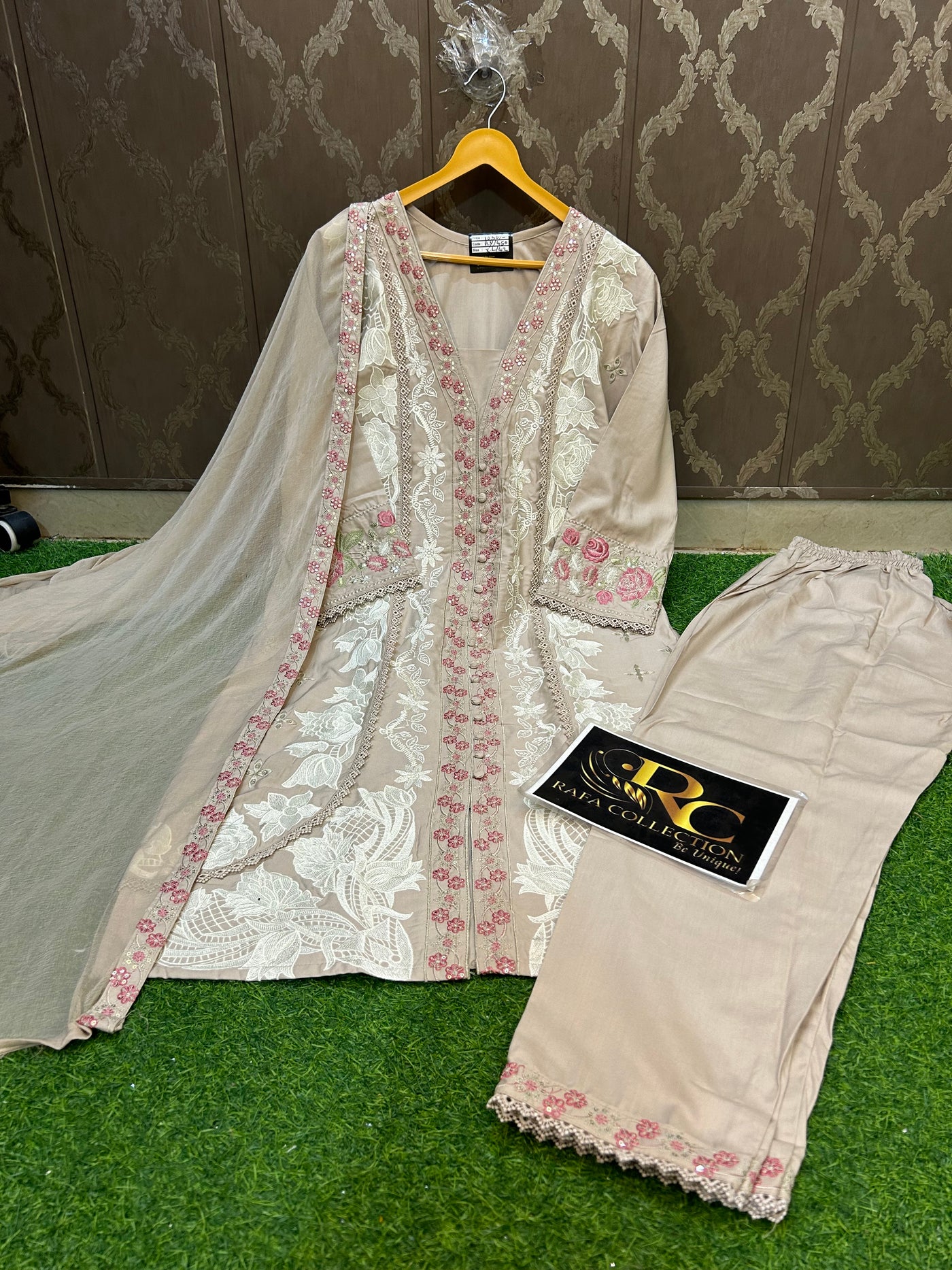 Embroided Suit 450