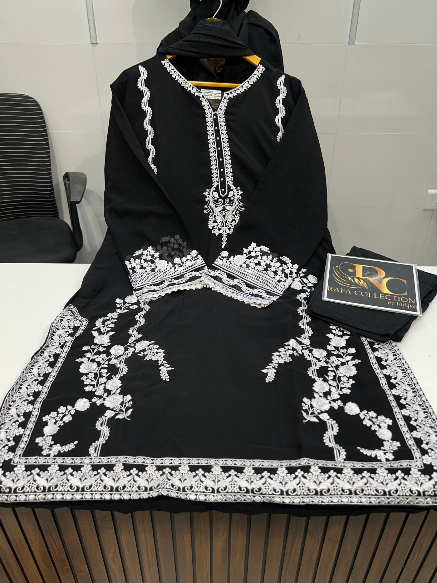 Pakistani Suit 3002